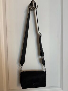 Ami Black Crossbody Bag with Adjustable Strap